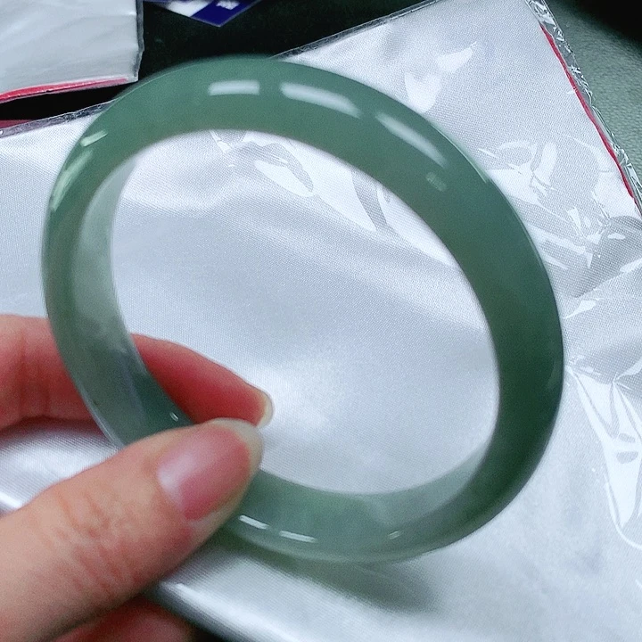 翡翠手镯（圆镯）未镶嵌