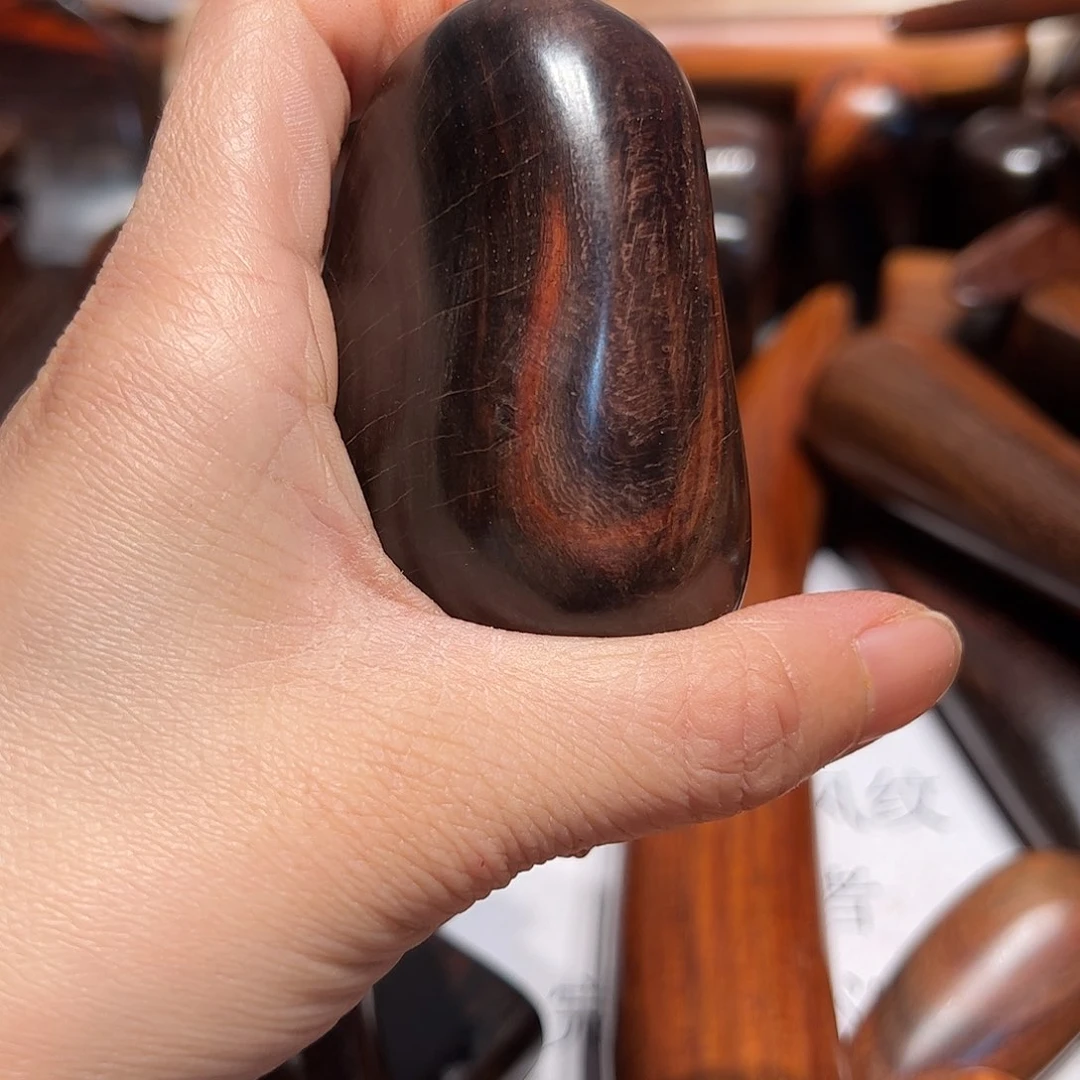 交趾黄檀（大红酸枝）W**H