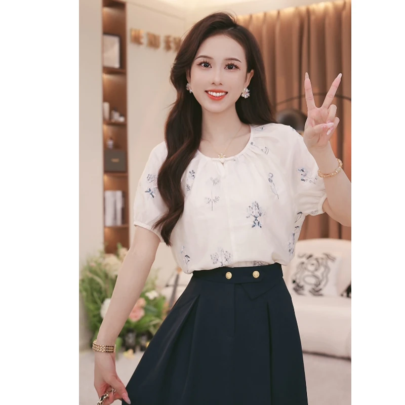 法式复古碎花轻熟泡泡袖衬衫女2025夏季新款别致设计感小众上衣