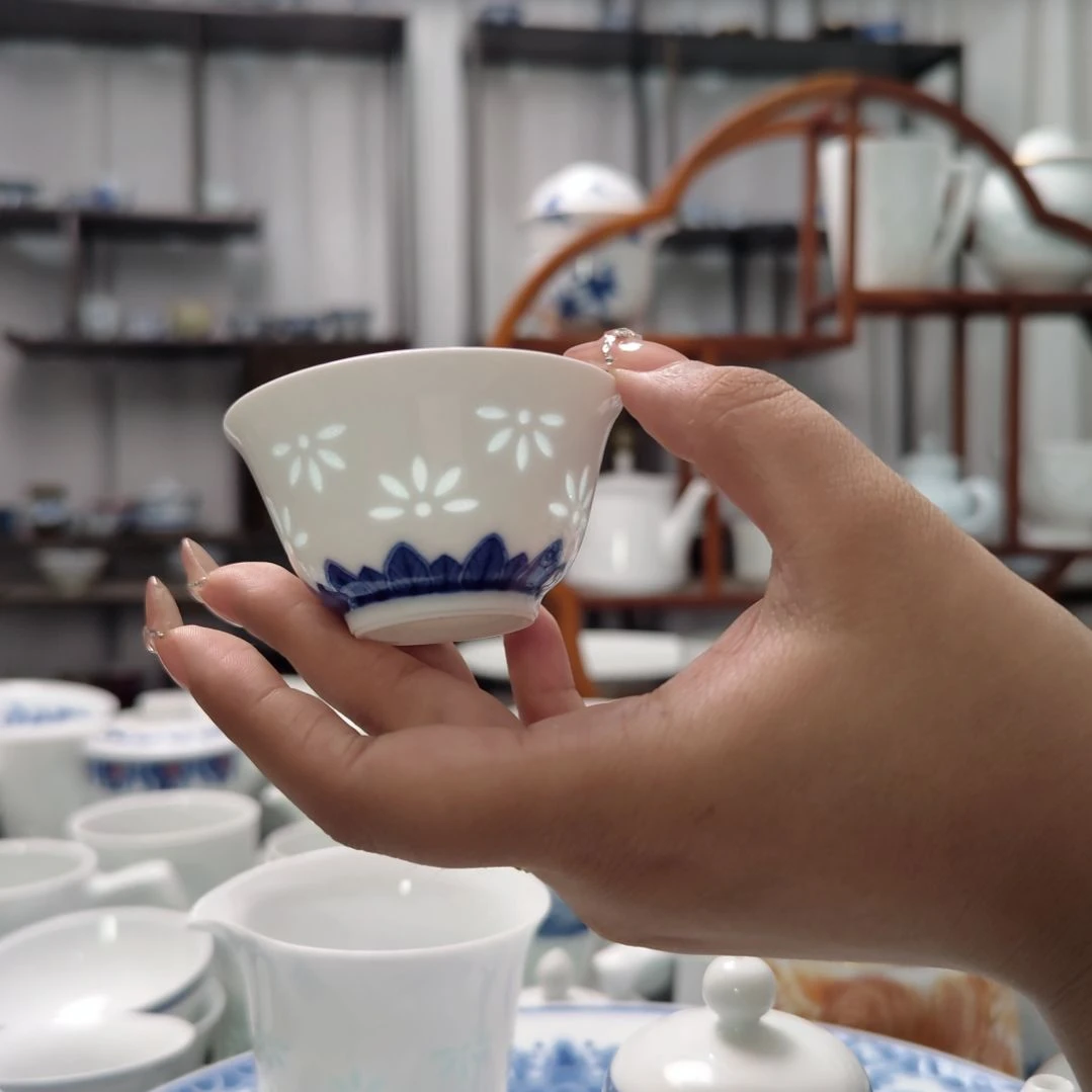 瓷听雨手绘小杯一个