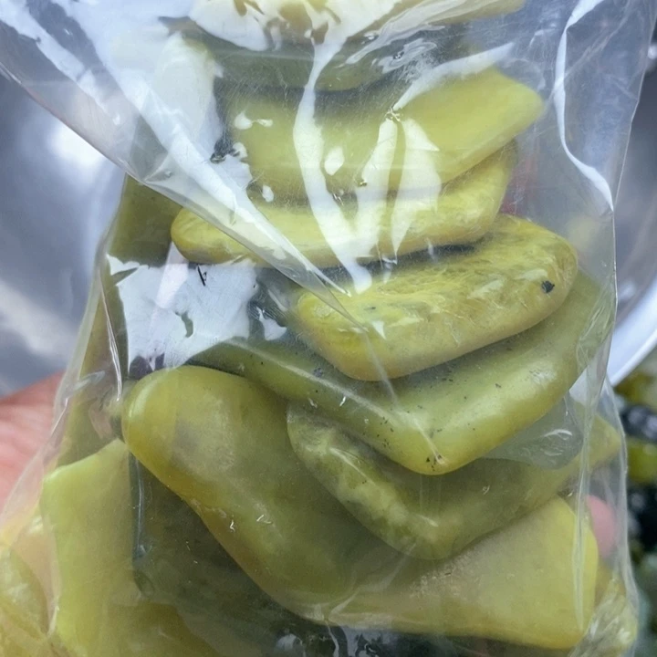 蛇纹石玉未镶嵌鱼缸石