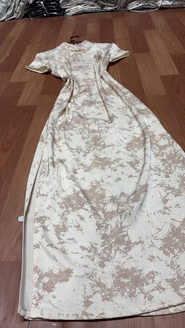 566-米杏色 丝缎 透气 冰凉 款 旗袍