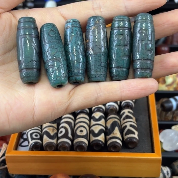 叫***姐玛瑙/玉髓未镶嵌颈饰