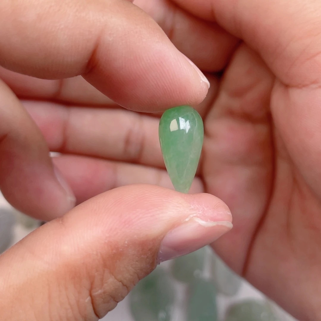 颈饰未镶嵌翡翠天然翡翠