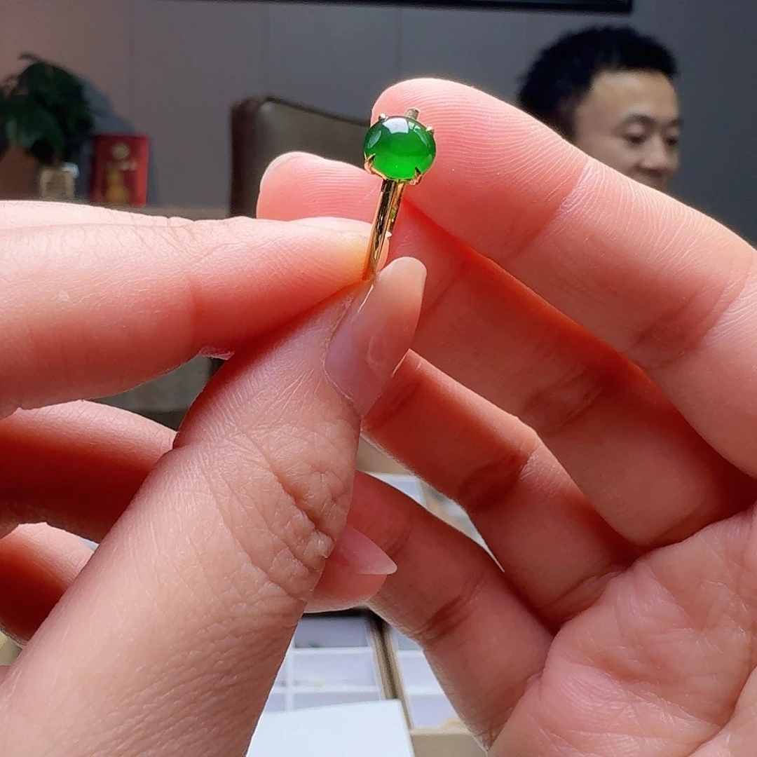 翡翠戒指18K金镶嵌天然
