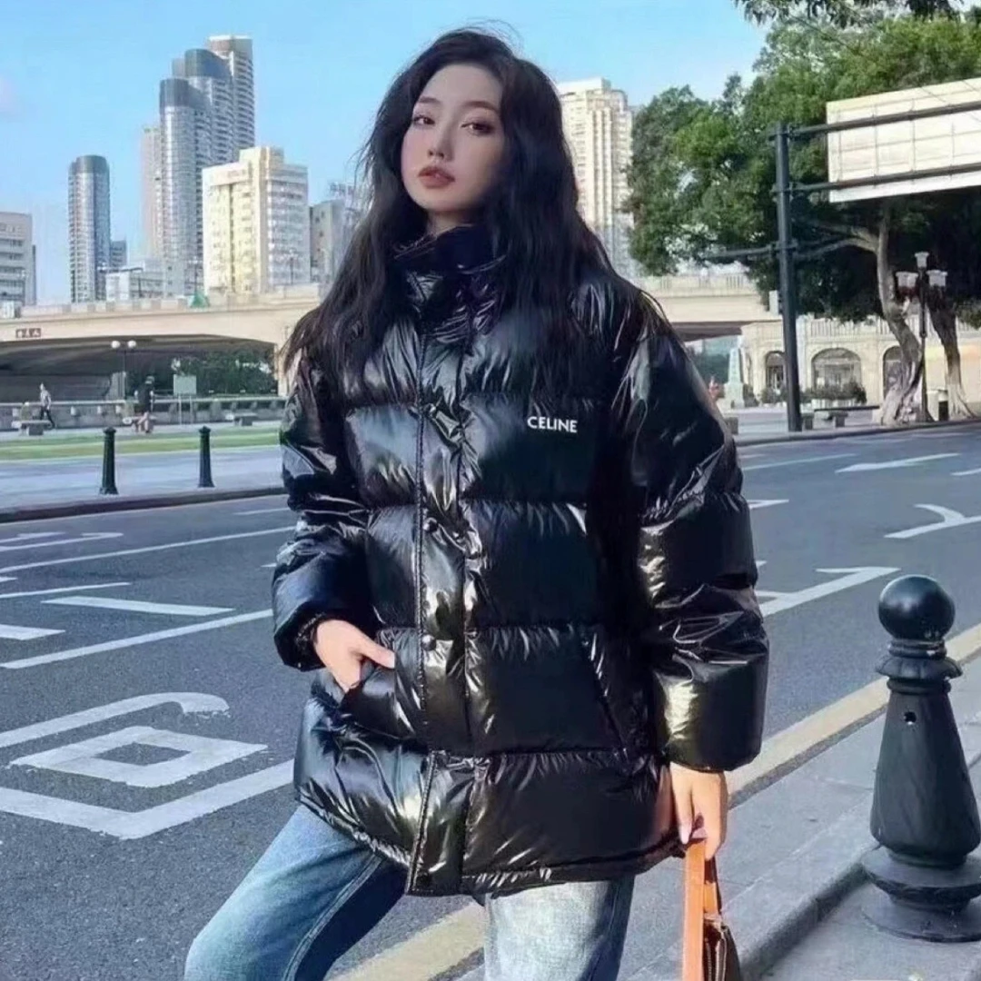 95新 Celine/思琳 bb1432 锦纶 黑色logo亮面羽绒服外套 44码