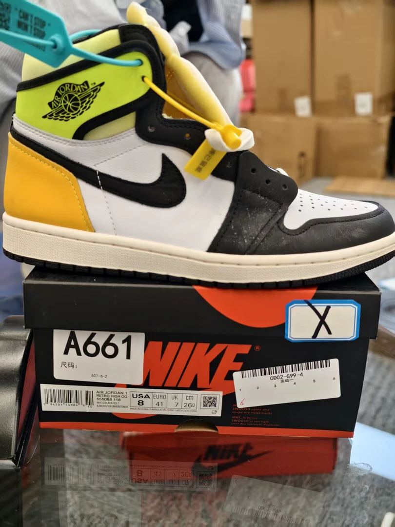 nike aj1黑绿脚趾高帮 41码 全新原盒 11月27 gui A661