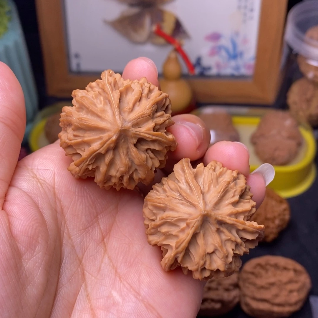 文玩核桃把件38岐山三棱