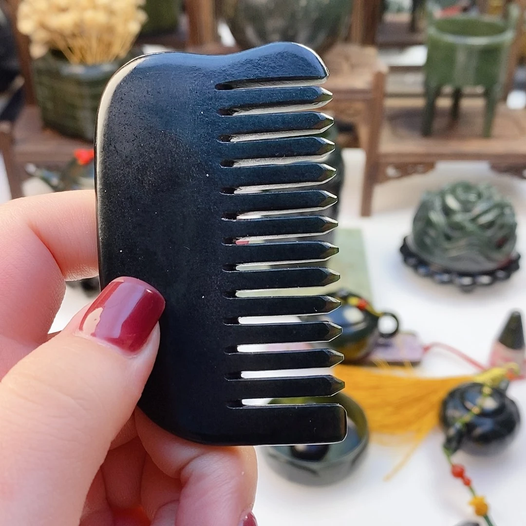 未镶嵌和田玉（青玉）把件