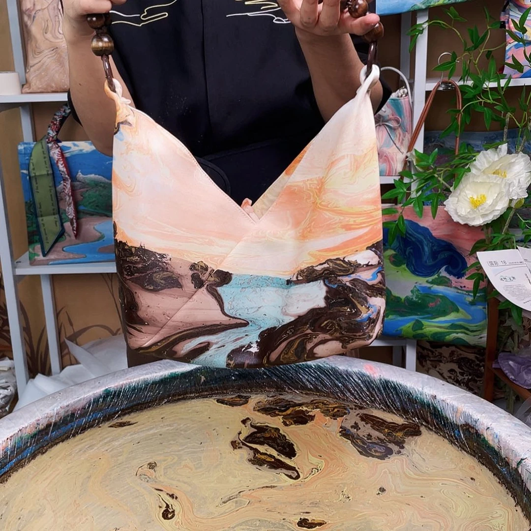 大漆包包 长河落日圆