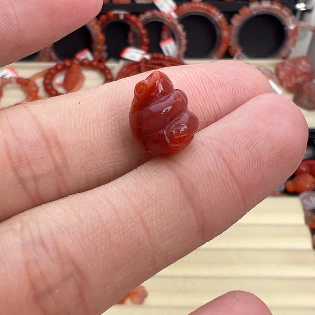 南红玛瑙未镶嵌颈饰青蛙