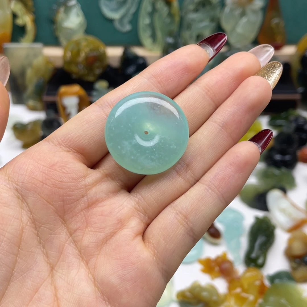 蛇纹石玉颈饰未镶嵌