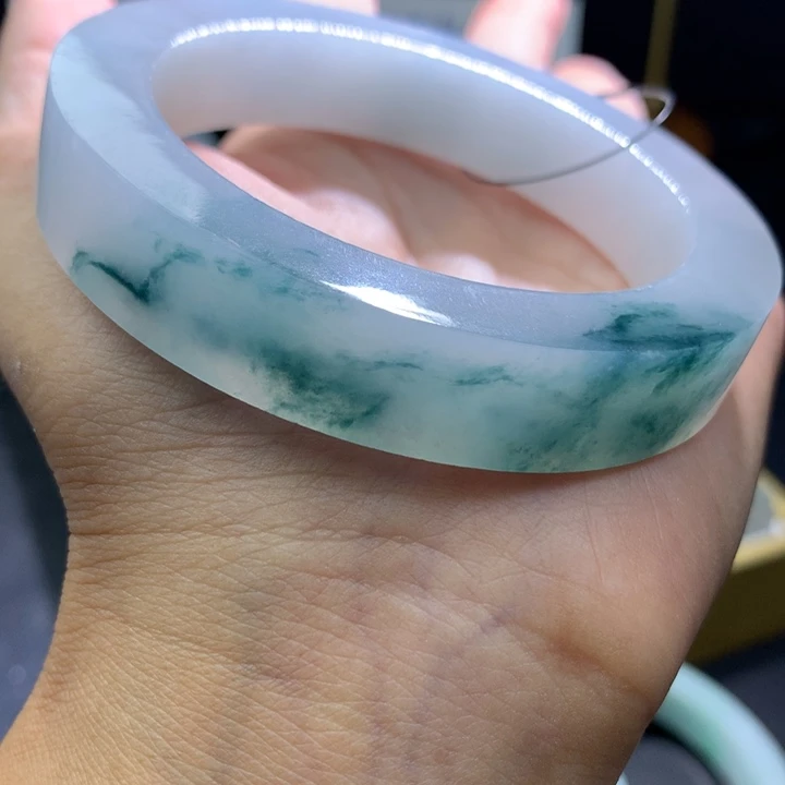 未镶嵌翡翠手镯定制翡翠