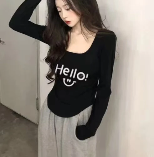 多家清仓笑脸设计感显瘦U型下摆长袖上衣