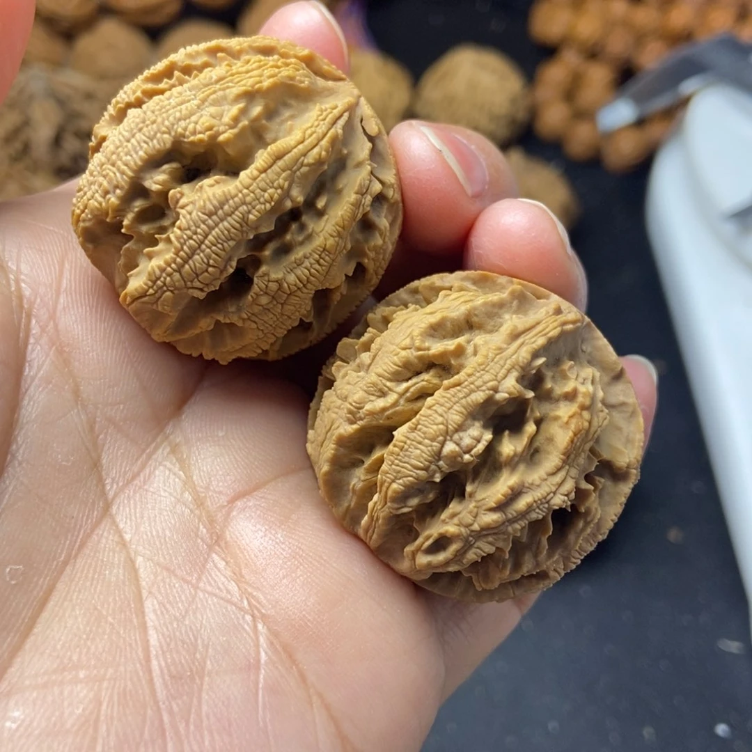 桃核把件秦岭核桃绣球35