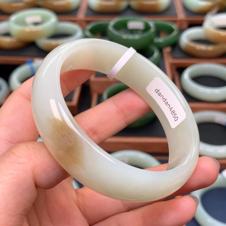 和田玉（糖玉）手镯未镶嵌60