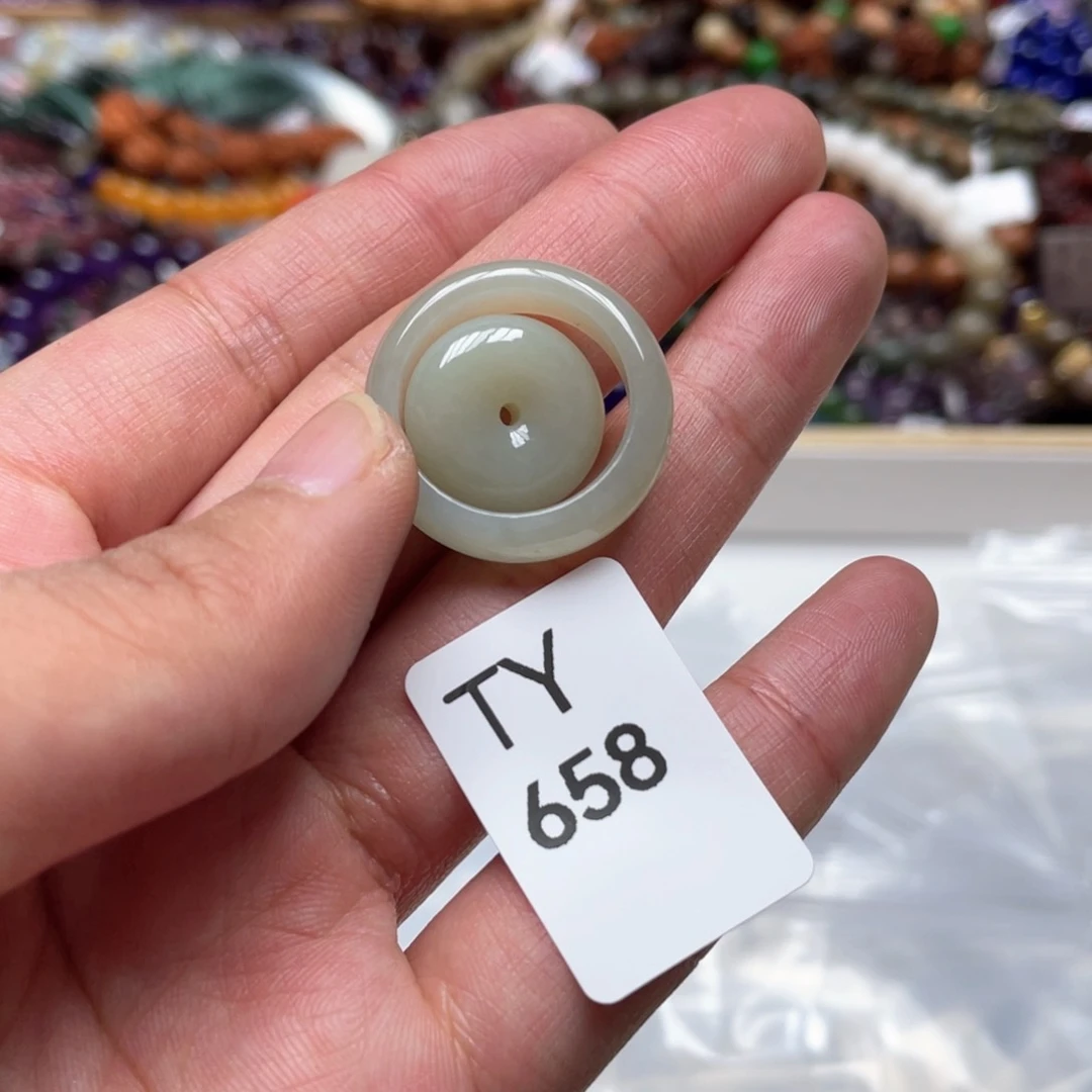 水晶多样性发一只未镶嵌