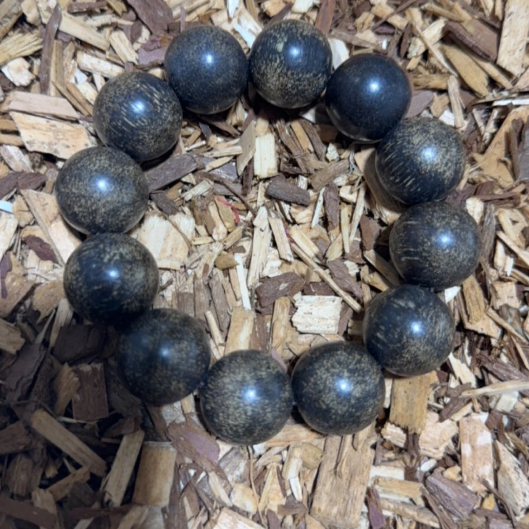 29 福来精选文玩沉香木作手串20mm