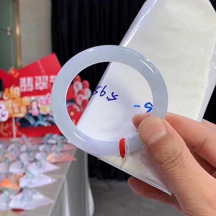 翡翠手镯未镶嵌缅甸翡翠