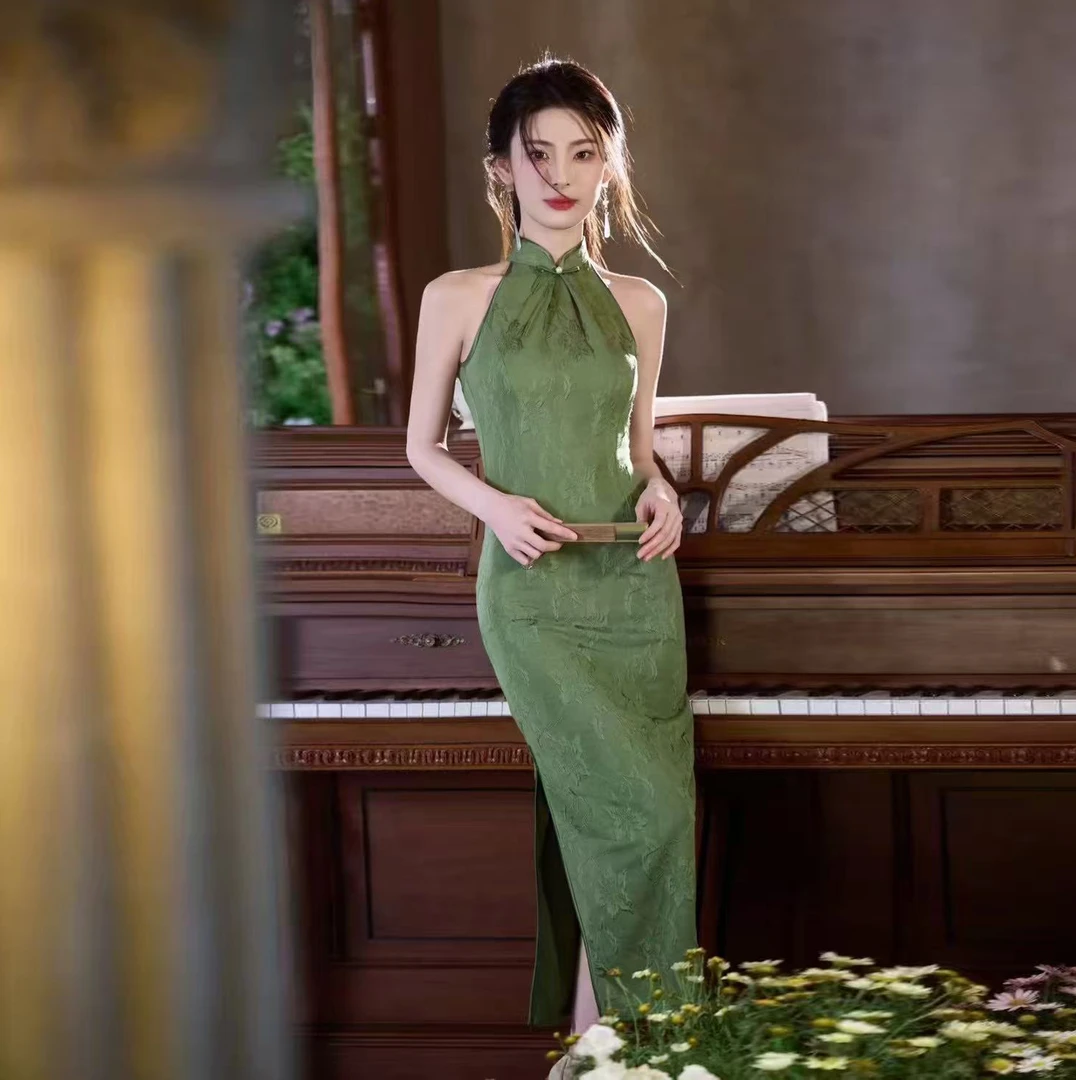 【纤喜】2025春夏年轻少女网红款绿色挂脖中式旗袍气质显瘦日常走秀