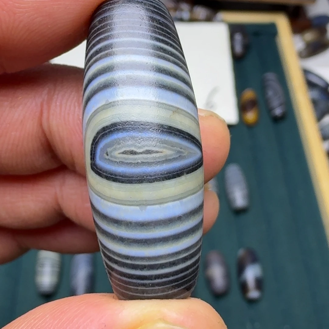 用***4玛瑙/玉髓未镶嵌珠宝奇石