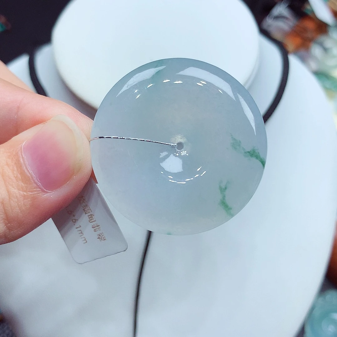 翡翠未镶嵌颈饰编号39，34.6/6.1