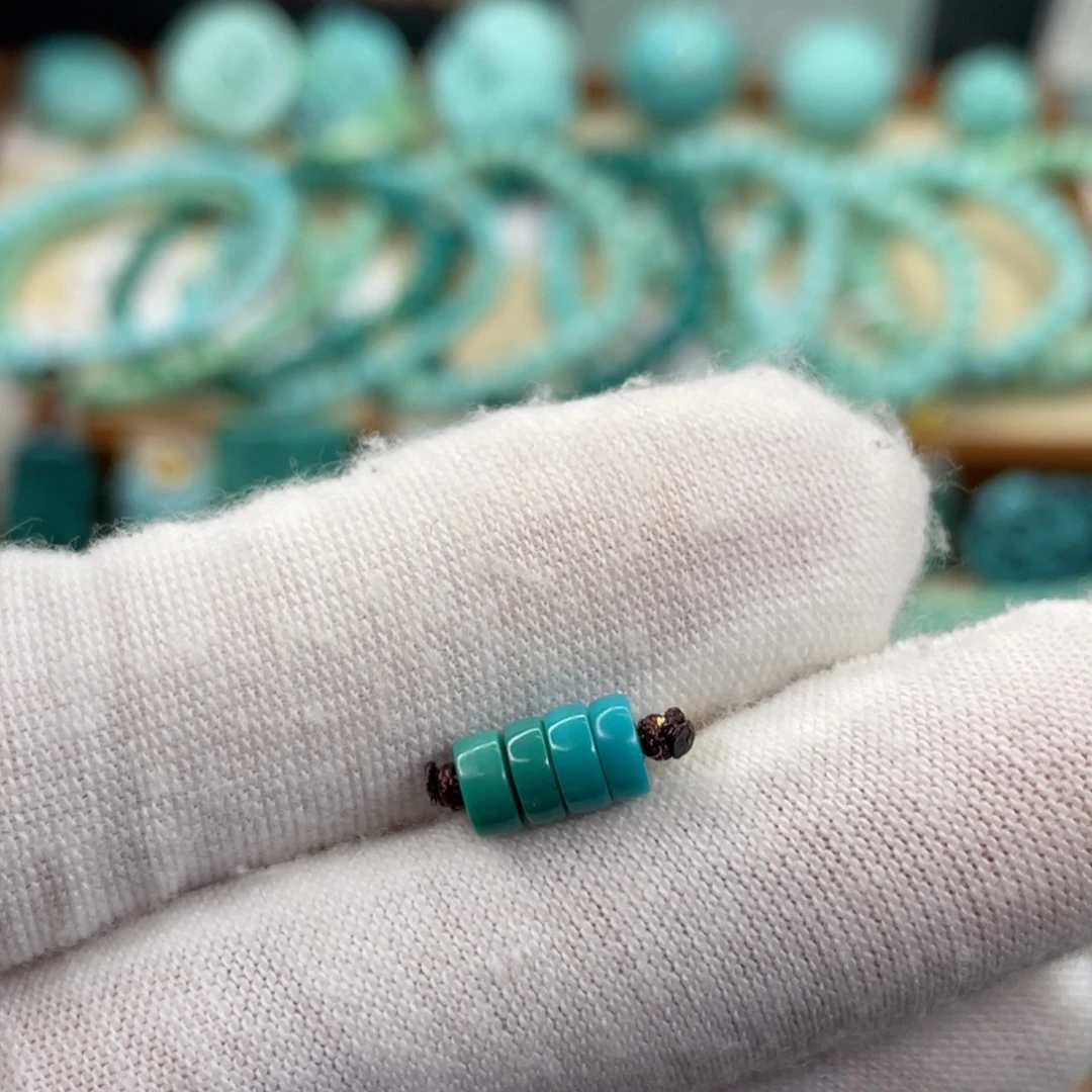 绿松石未镶嵌颈饰