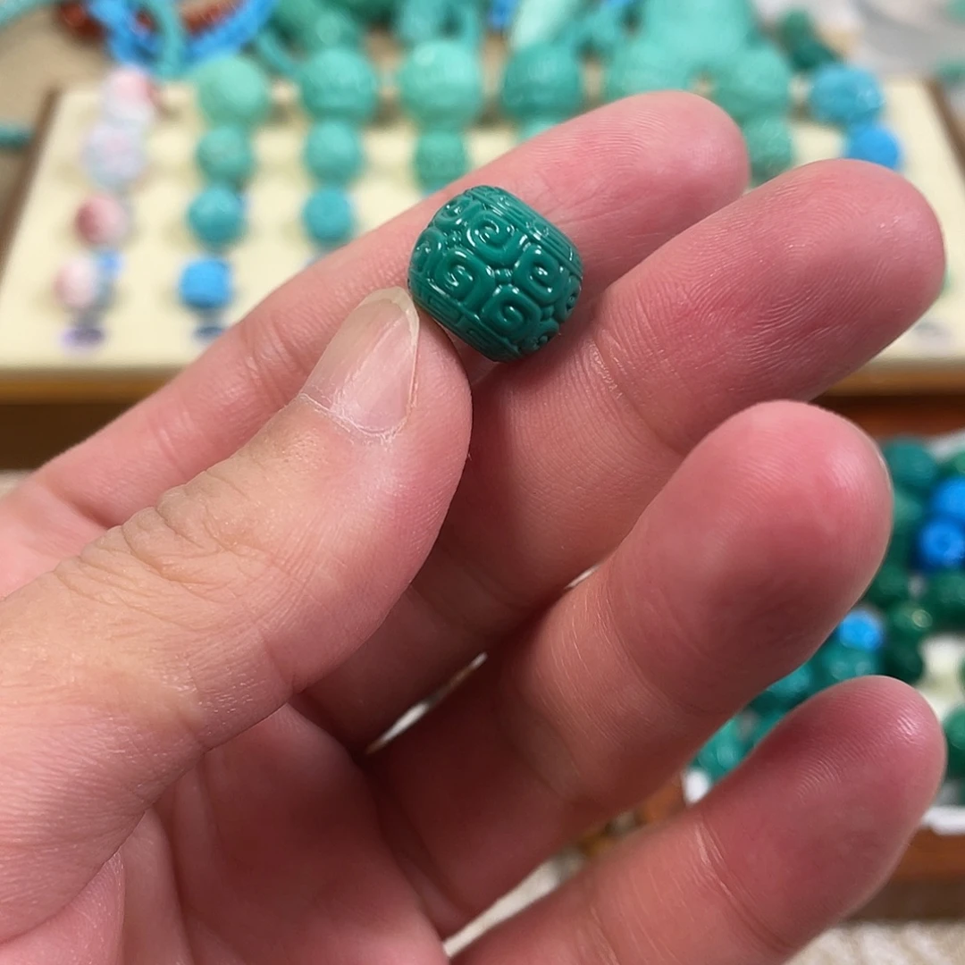 一***玉手工雕刻配饰配珠手串尺寸13