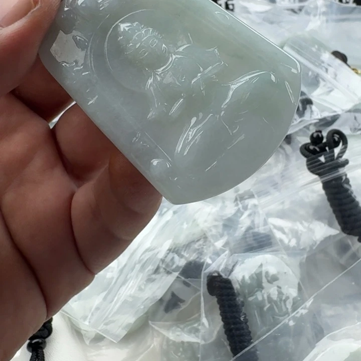 翡翠未镶嵌颈饰天然缅甸A货翡翠