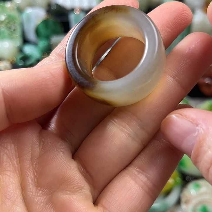 翡翠未镶嵌颈饰翡翠未镶嵌颈饰