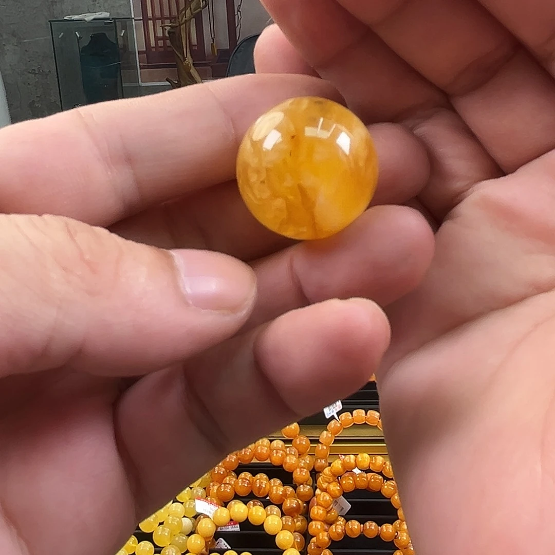 未镶嵌琥珀裸石琥珀