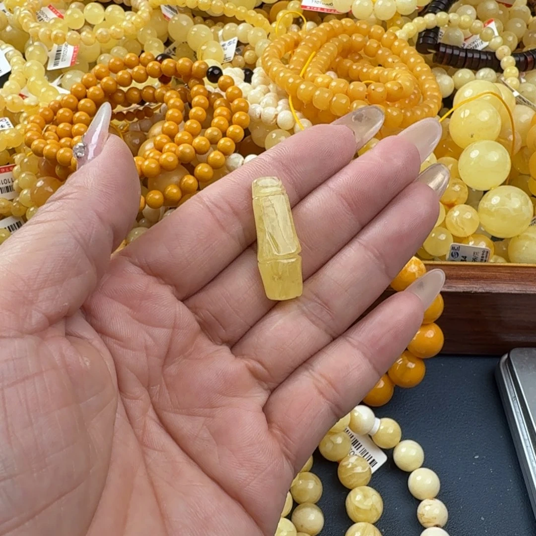 琥珀未镶嵌珠宝奇石