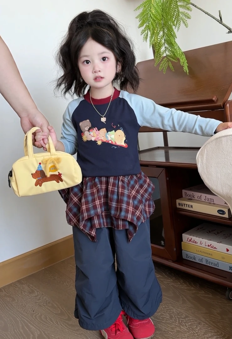 套装2025秋季新款小熊拼接长袖格子屁帘工装裤两件套女宝秋装