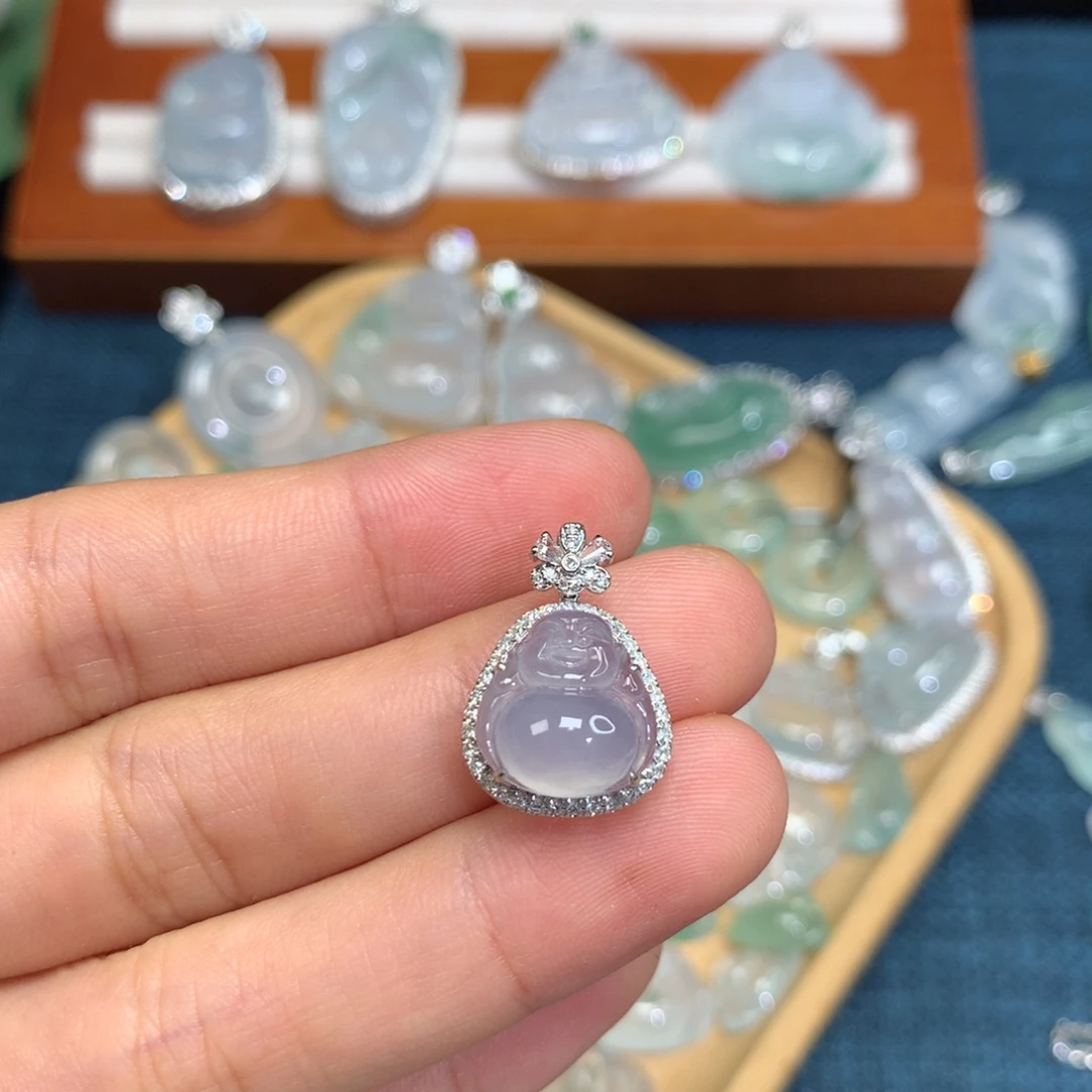 翡翠18K金镶嵌颈饰翡翠