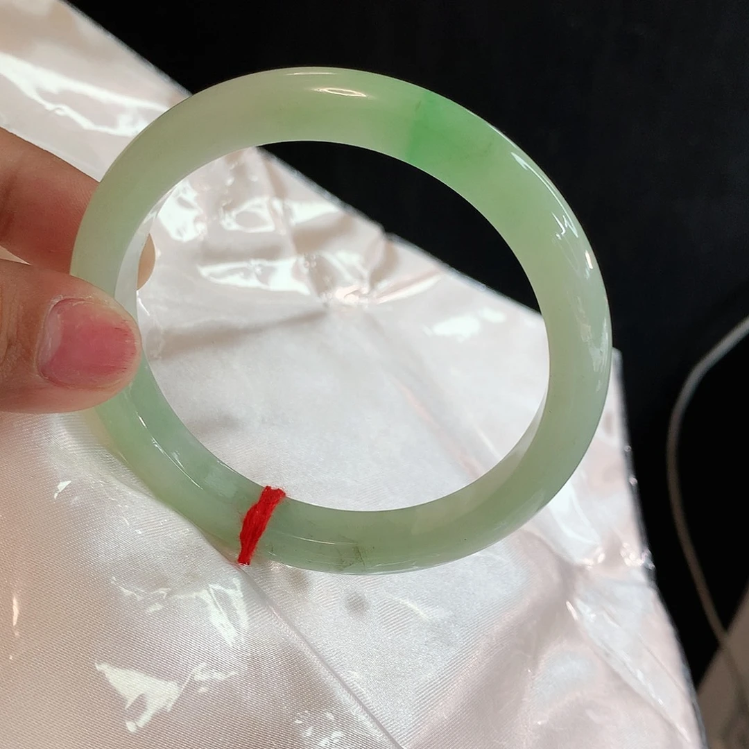翡翠手镯未镶嵌60圈强推