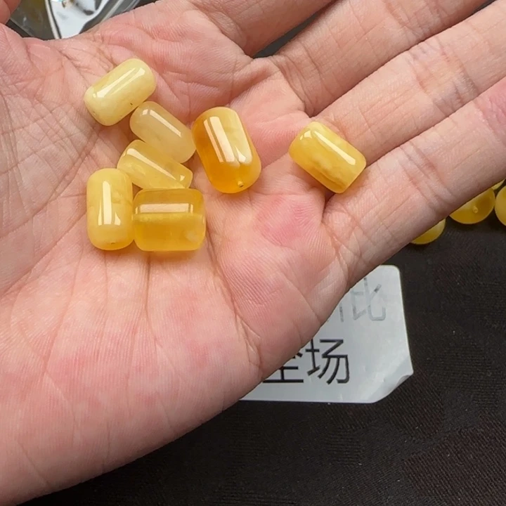 未镶嵌琥珀裸石天然438