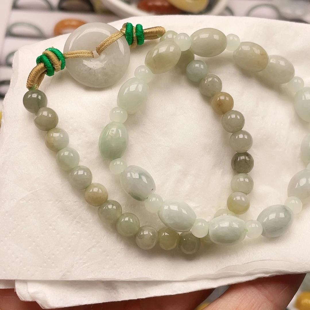 翡翠颈饰未镶嵌翡翠