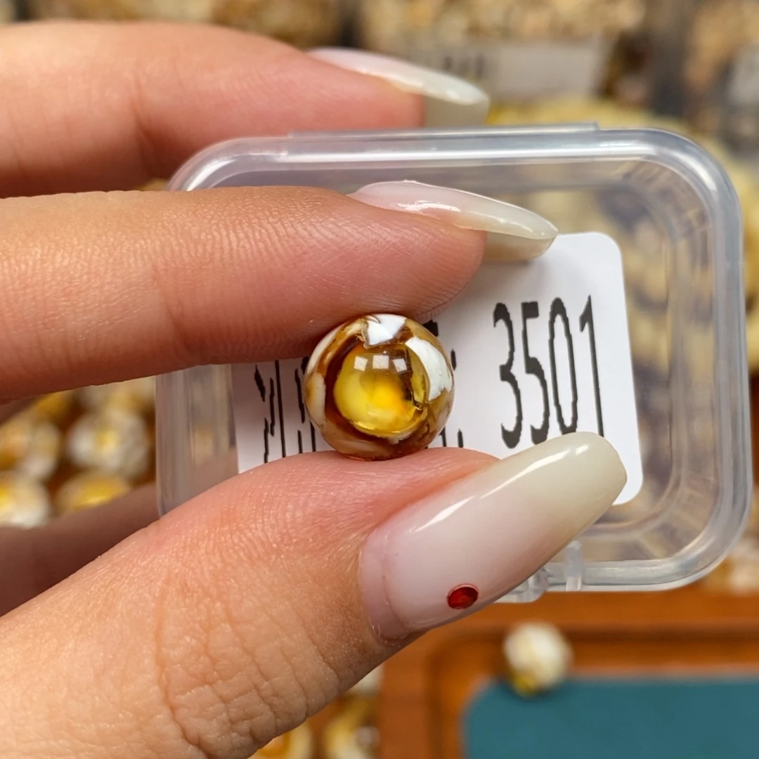 蜜蜡未镶嵌珠宝奇石3501
