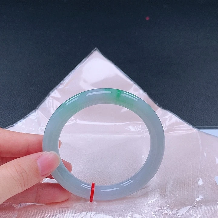 翡翠手镯未镶嵌π****蝶手镯001698