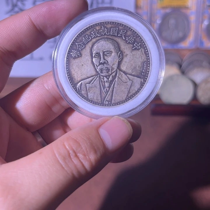 复古 精美龙洋可吹响可翻面工艺品摆件