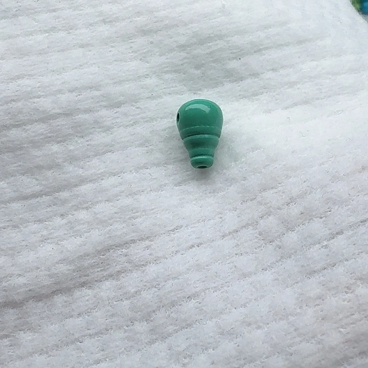 尺寸：对孔8.7句三通一颗，适合3—-5的串