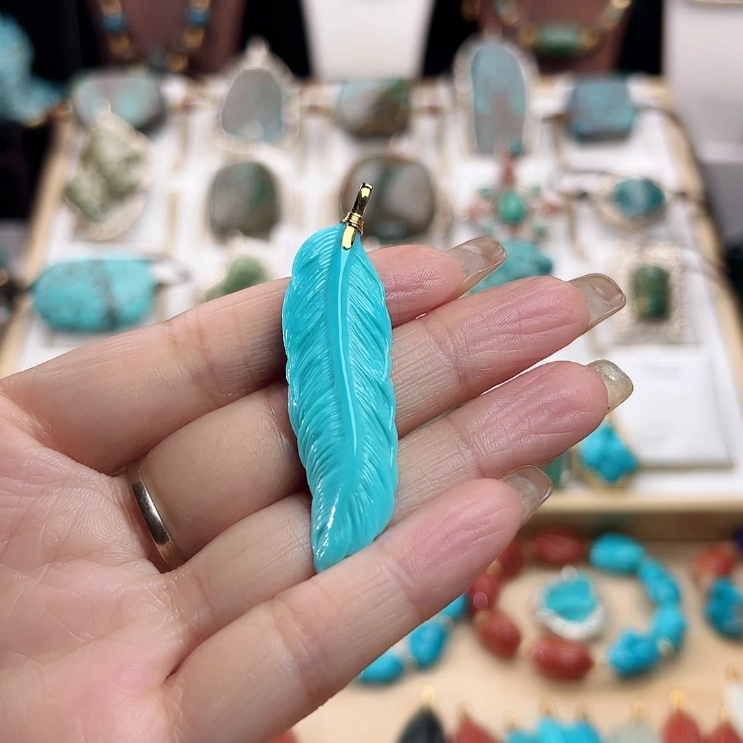 绿松石未镶嵌颈饰