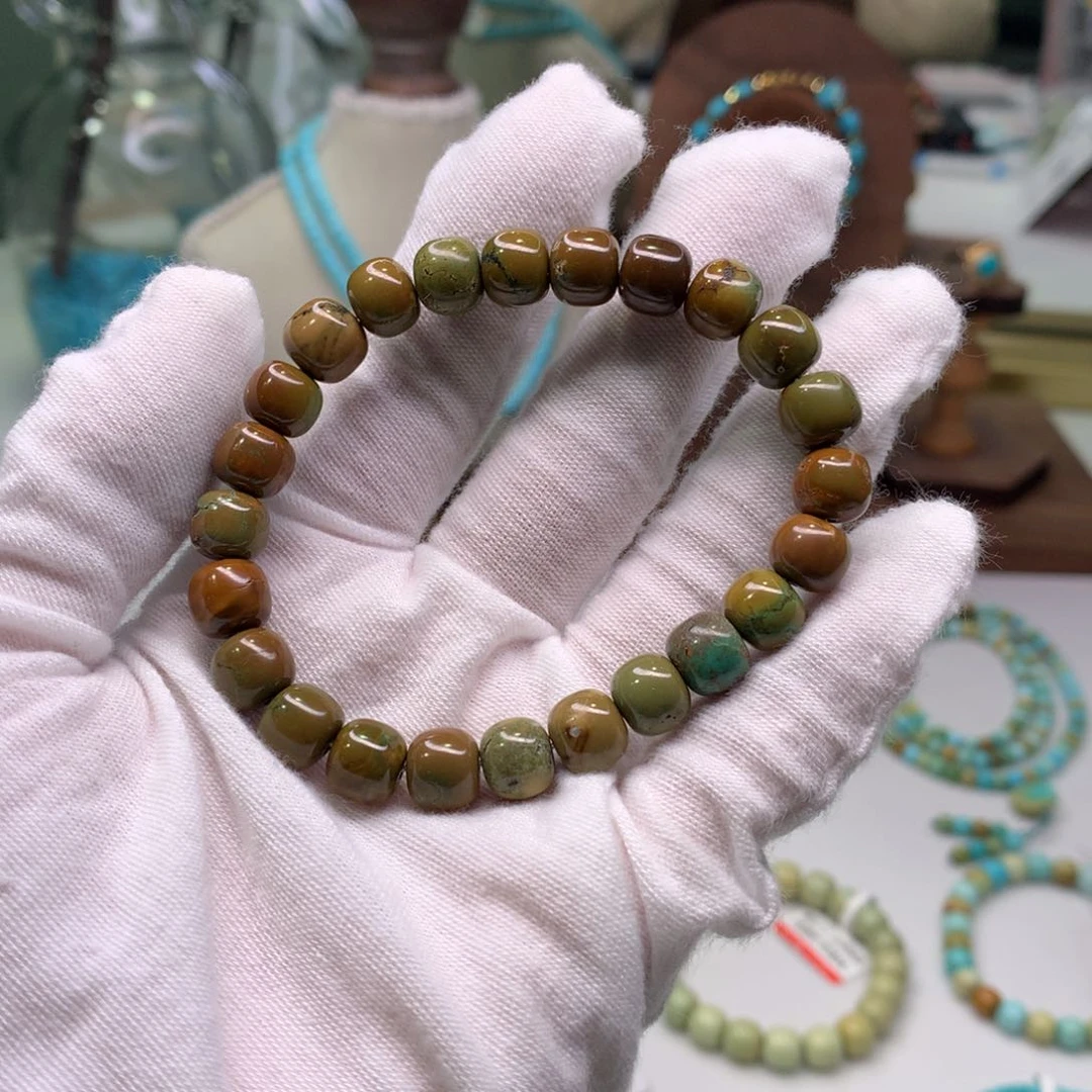 绿松石配饰未镶嵌孟*哆