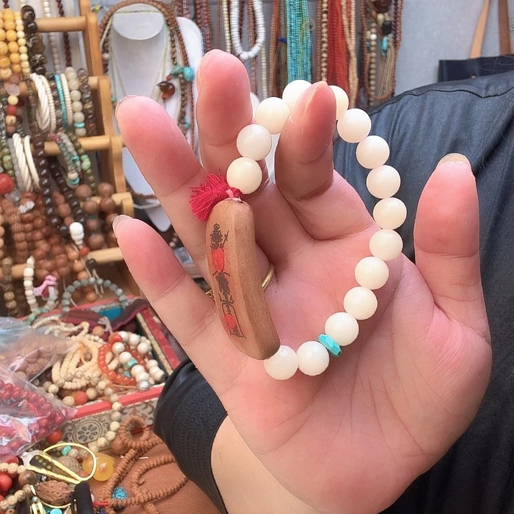 未镶嵌琥珀手链没不退