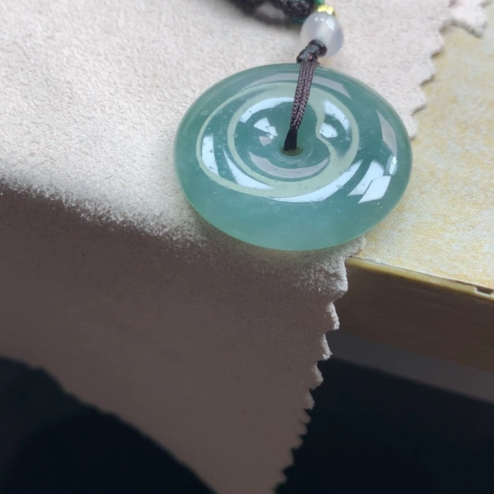 翡翠颈饰未镶嵌吊坠