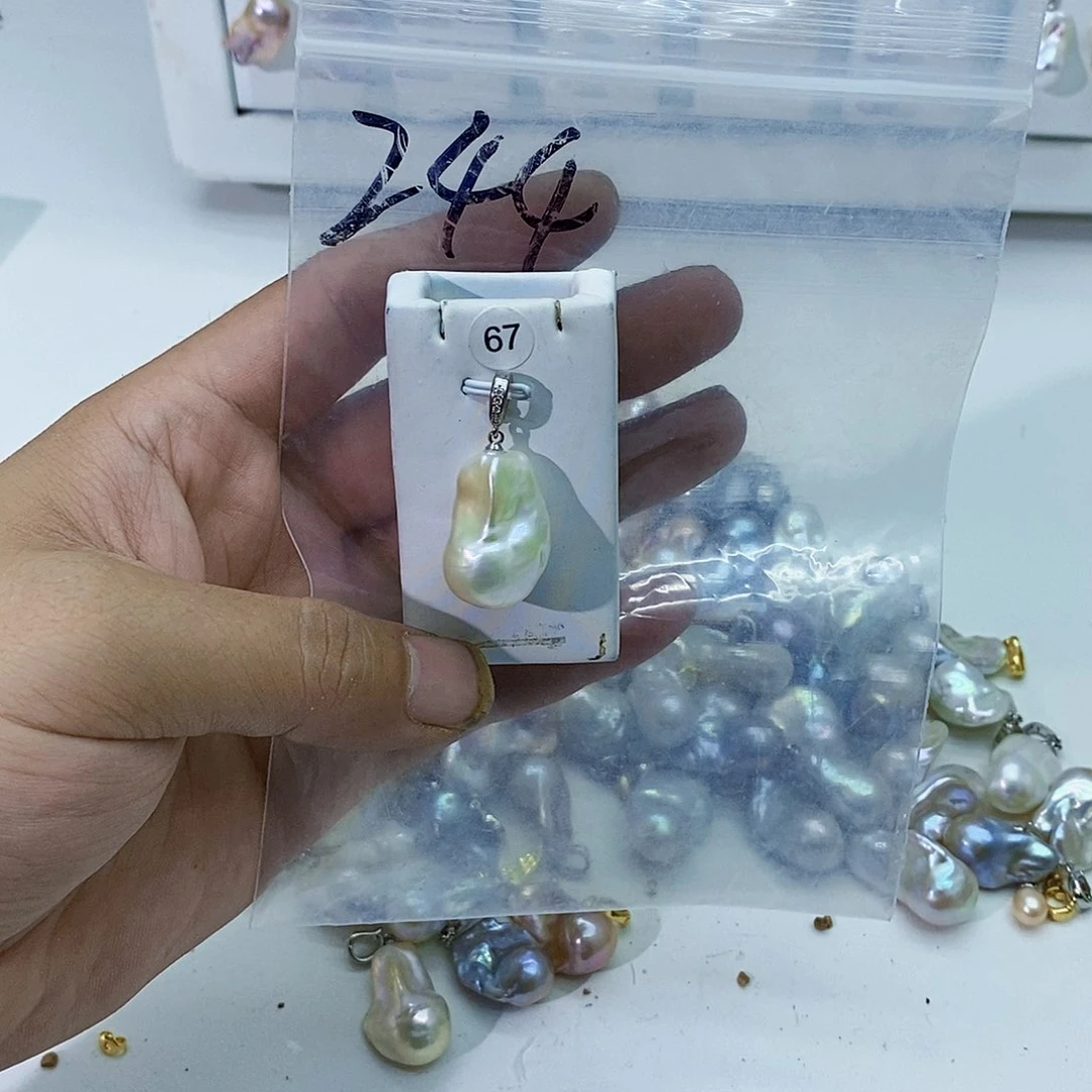 淡水珍珠合金颈饰