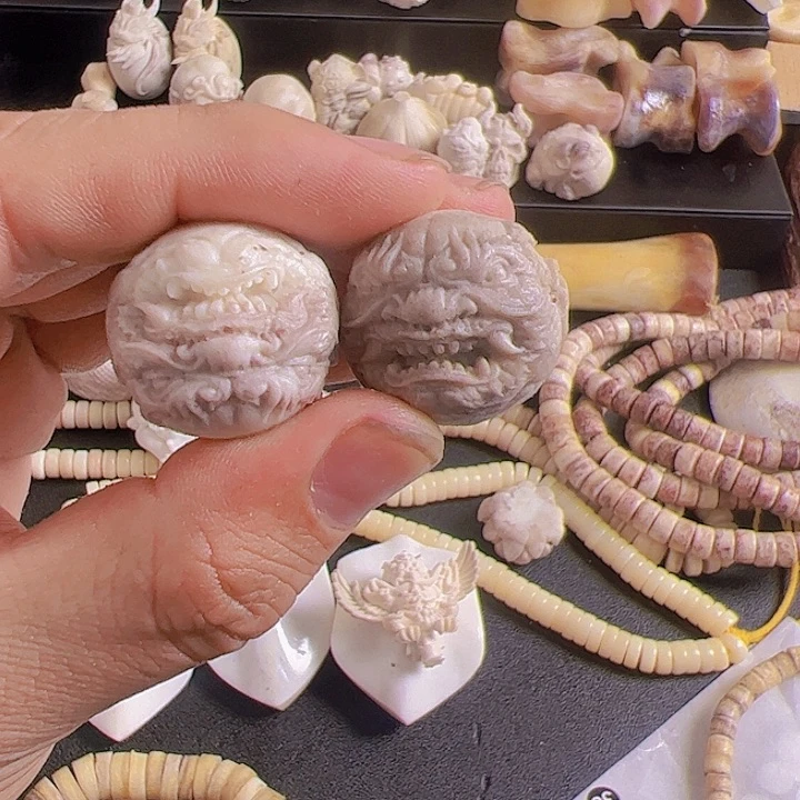 南*养殖鹿角雕刻工艺品