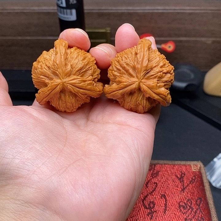 快****文玩核桃把件白奔