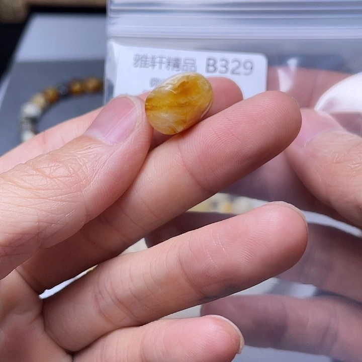未镶嵌琥珀裸石琥珀