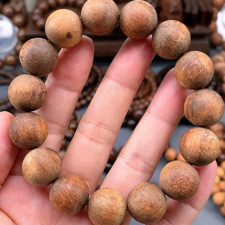 【闪购商品】贡木其他印贡果冻带绿1.5粗磨